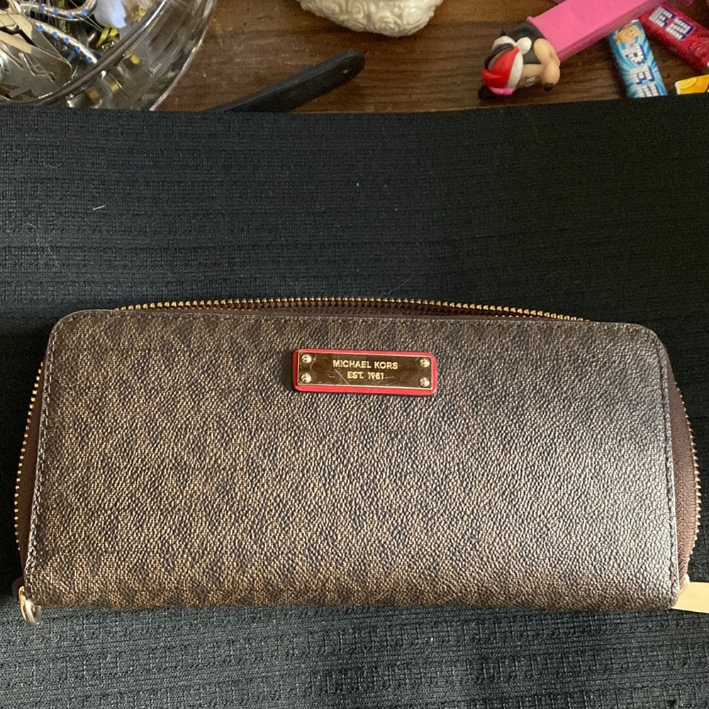 Michael kors travel wallet